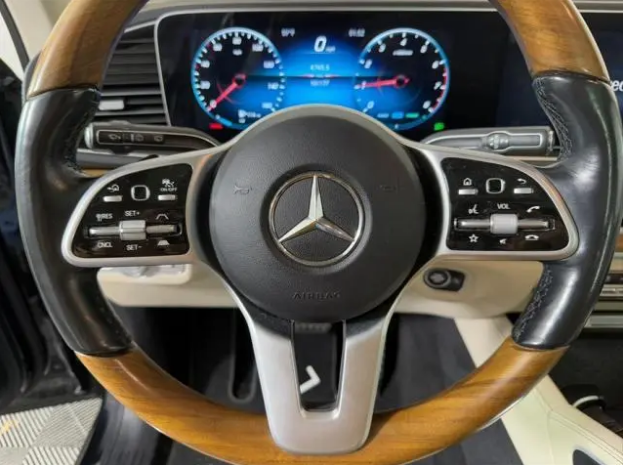 Mercedes-Benz GLS 580 4MATIC image 12