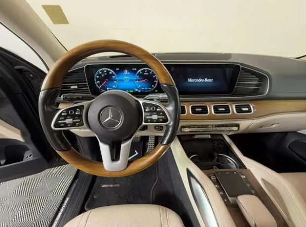 Mercedes-Benz GLS 580 4MATIC image 11