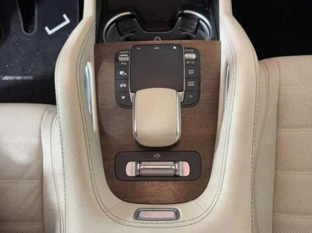 Mercedes-Benz GLS 580 4MATIC image 15