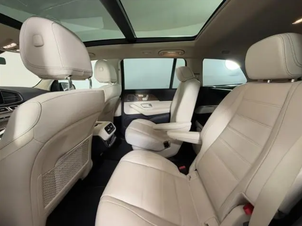 Mercedes-Benz GLS 580 4MATIC image 16
