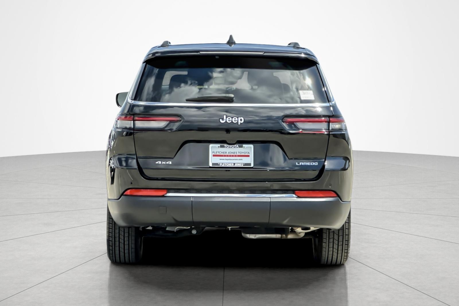 Jeep Grand Cherokee L Laredo X image 4
