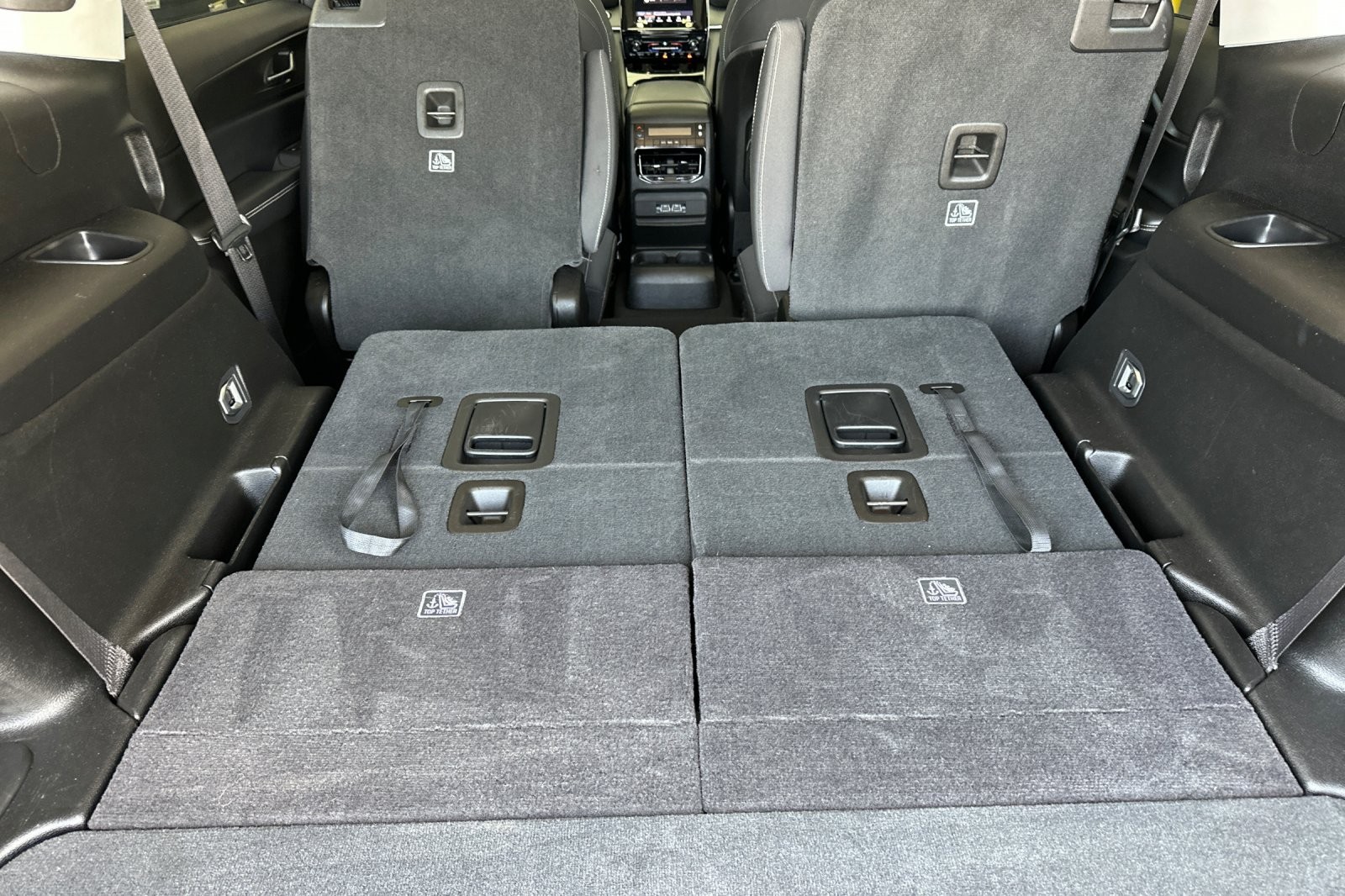Jeep Grand Cherokee L Laredo X image 21