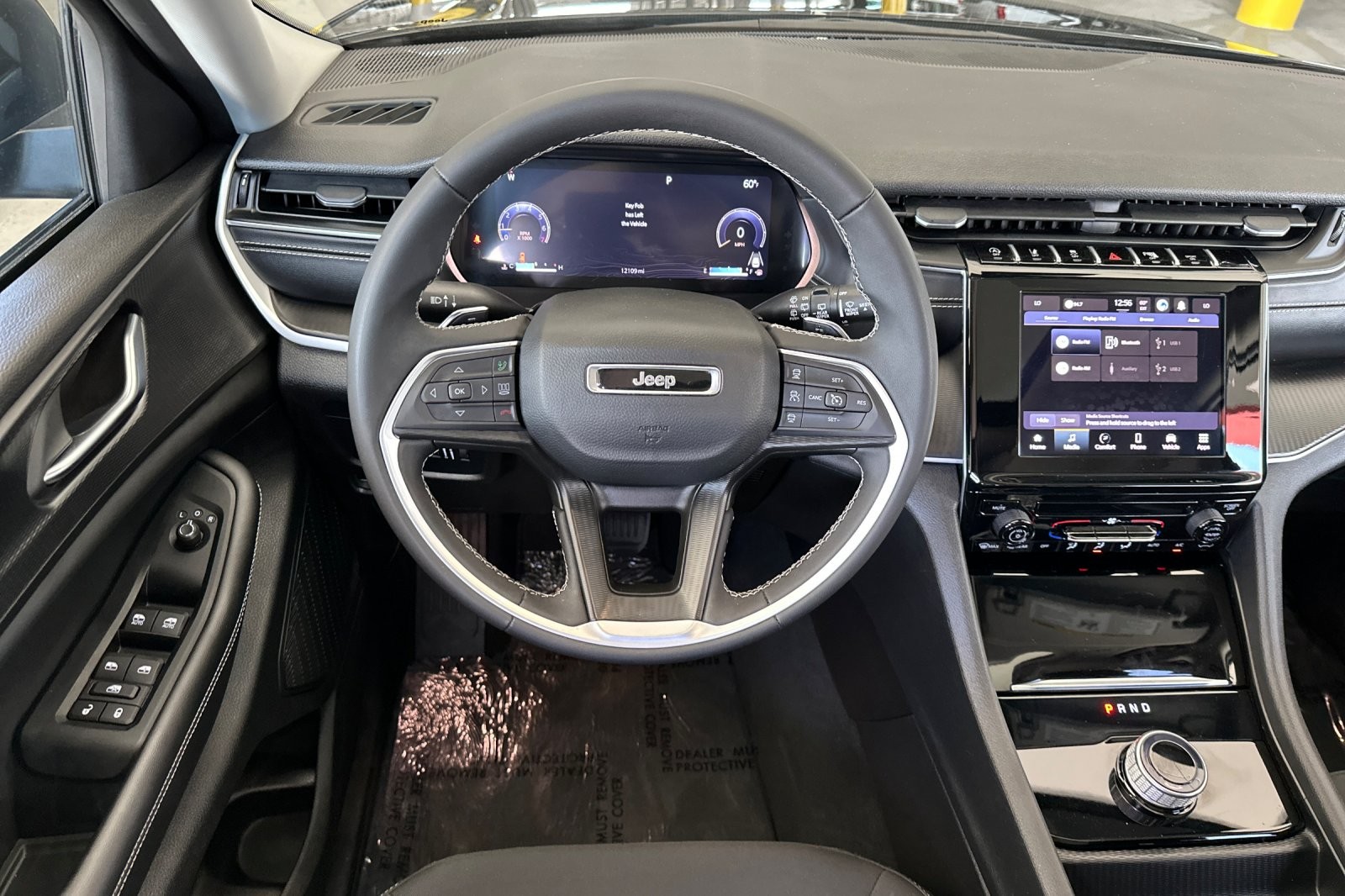 Jeep Grand Cherokee L Laredo X image 8