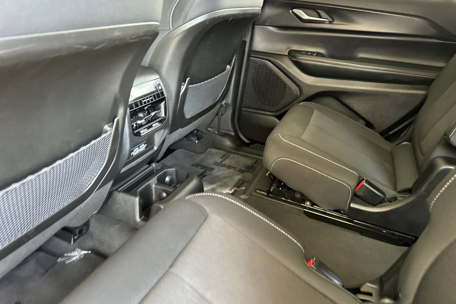 Jeep Grand Cherokee L Laredo X image 19