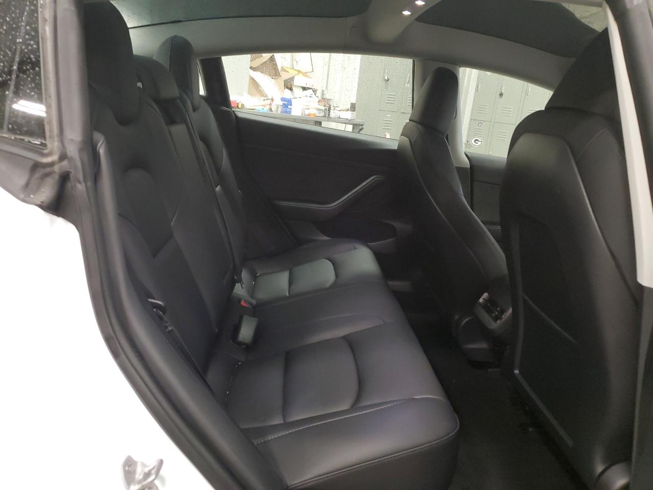 Tesla Model 3 image 10