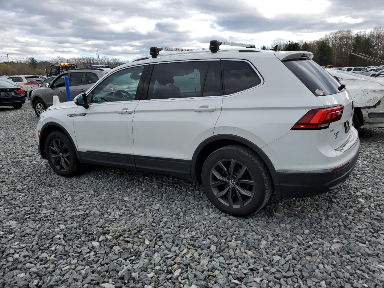Volkswagen Tiguan SE image 3