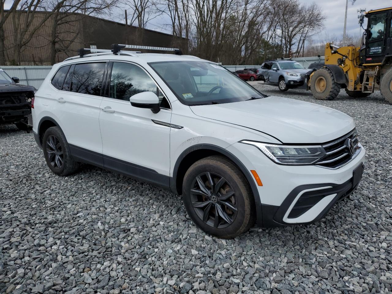 Volkswagen Tiguan SE image 2