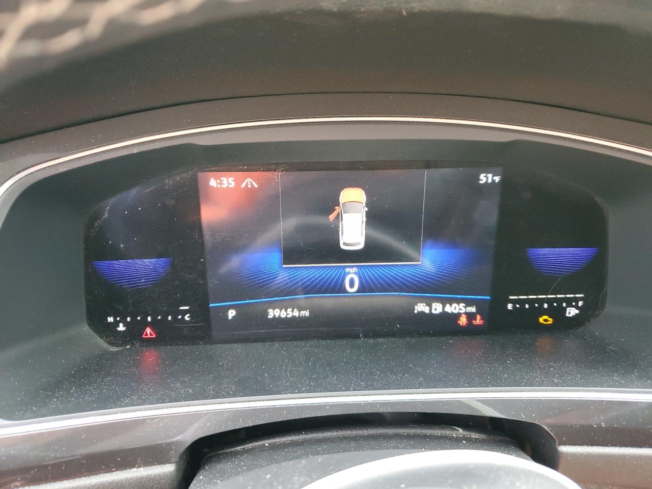 Volkswagen Tiguan SE image 9