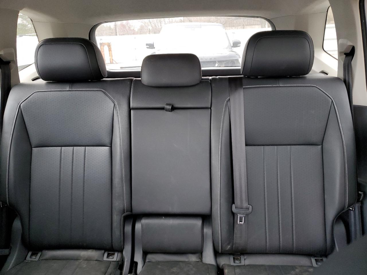 Volkswagen Tiguan SE image 11