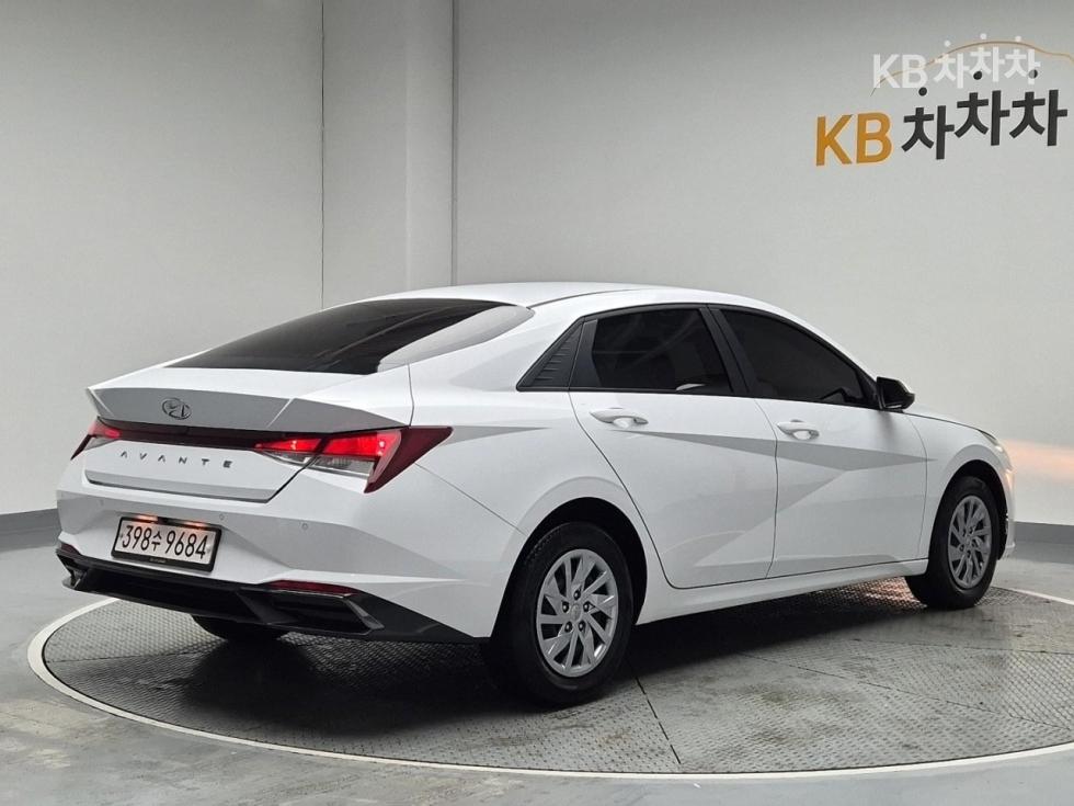 Hyundai Avante image 3
