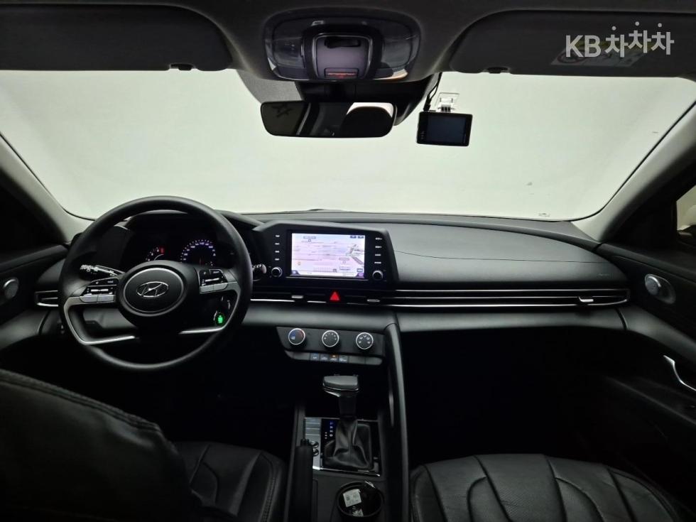 Hyundai Avante image 8
