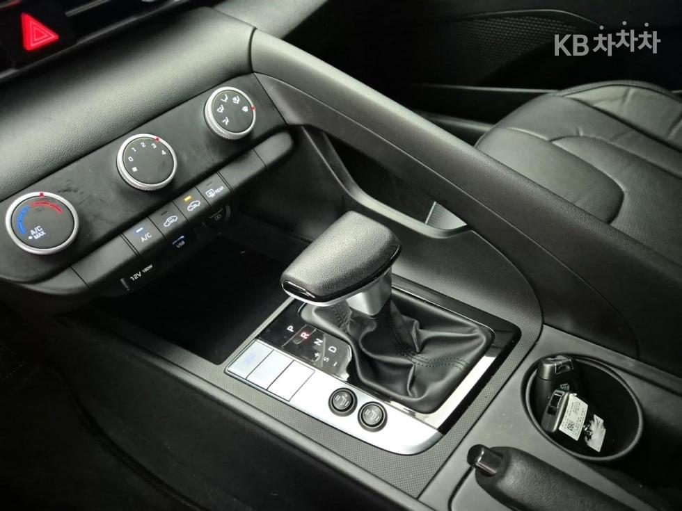 Hyundai Avante image 10