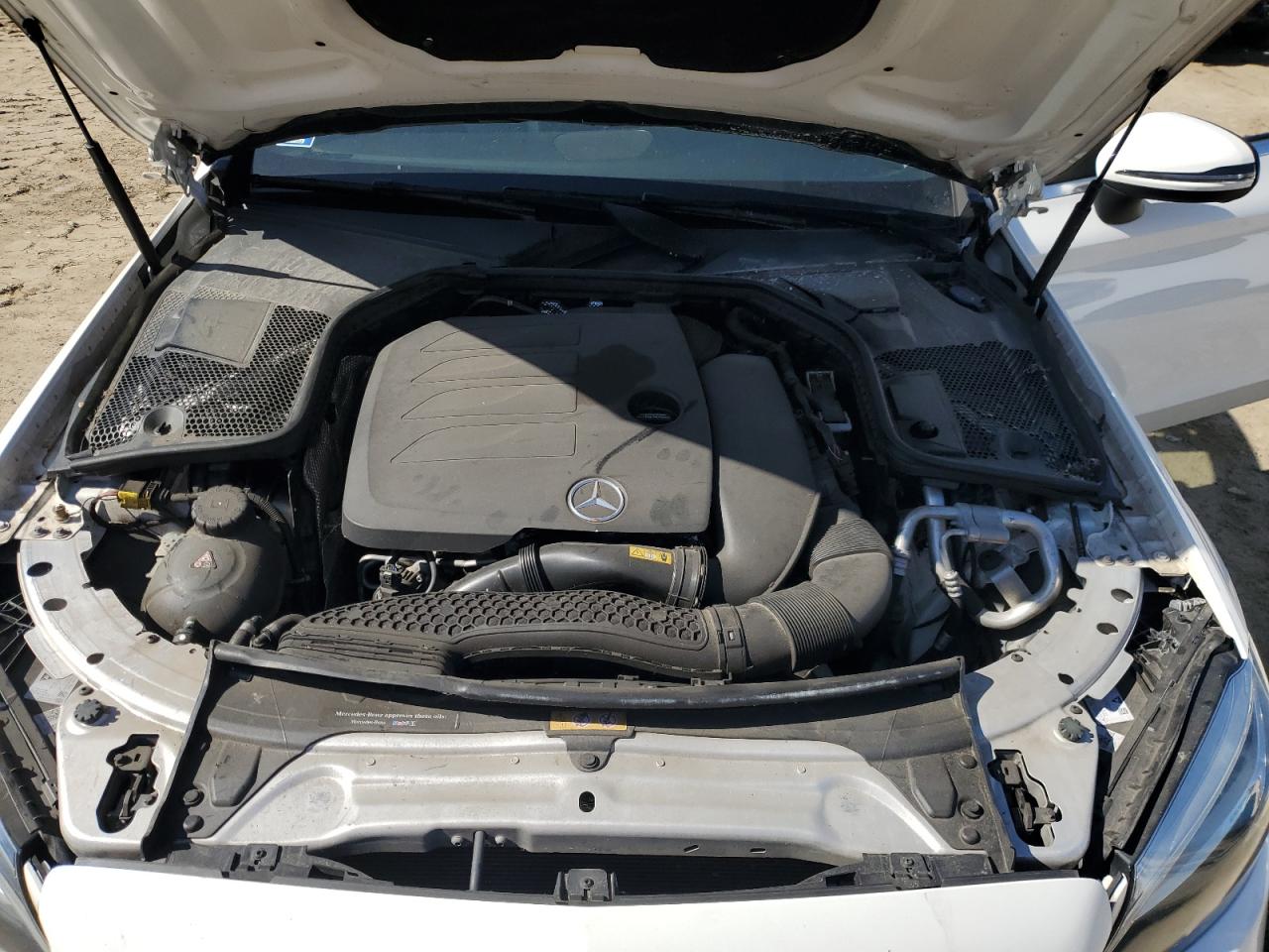 Mercedes-Benz C 300 image 11