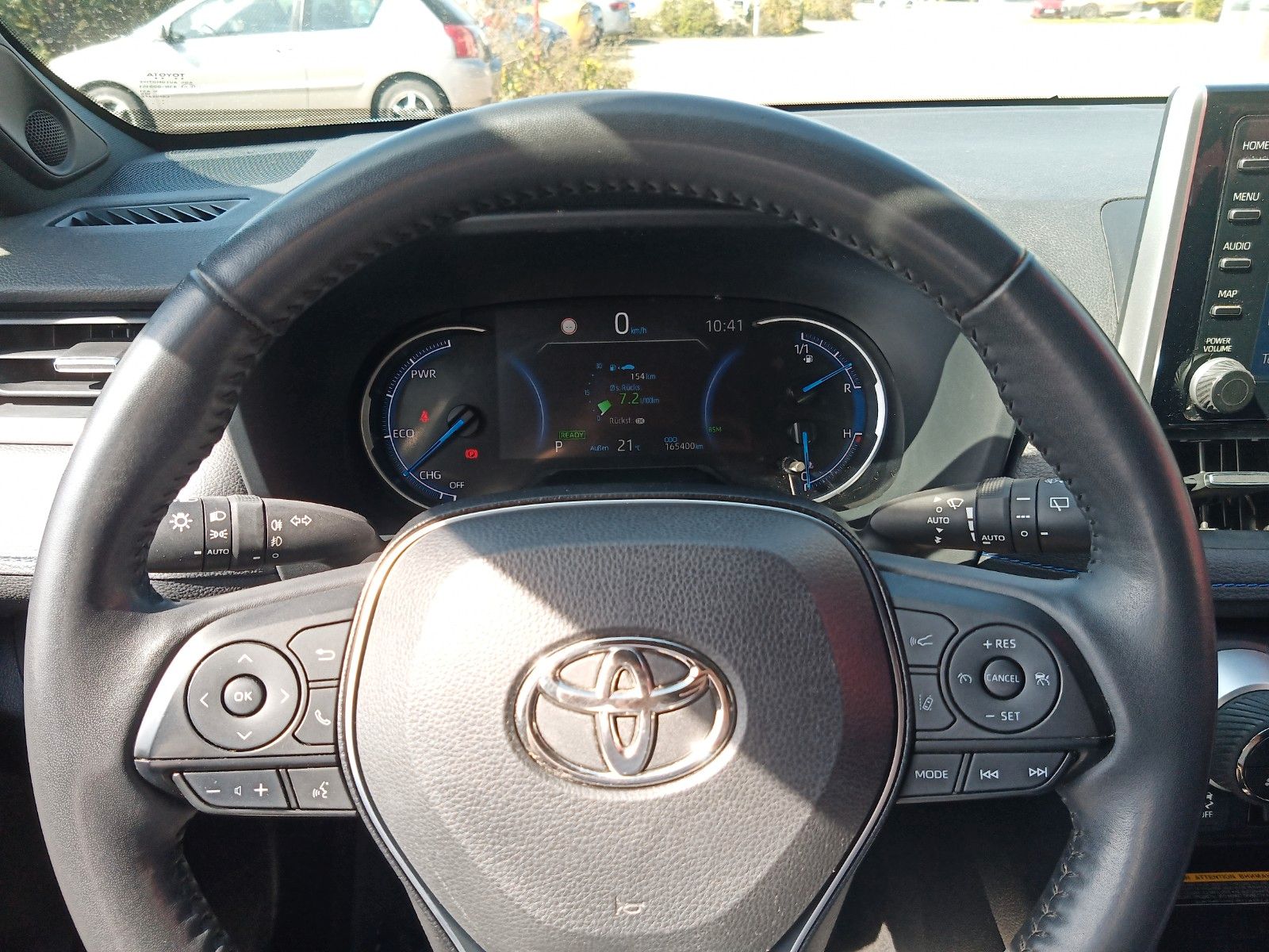 Toyota RAV4 image 9