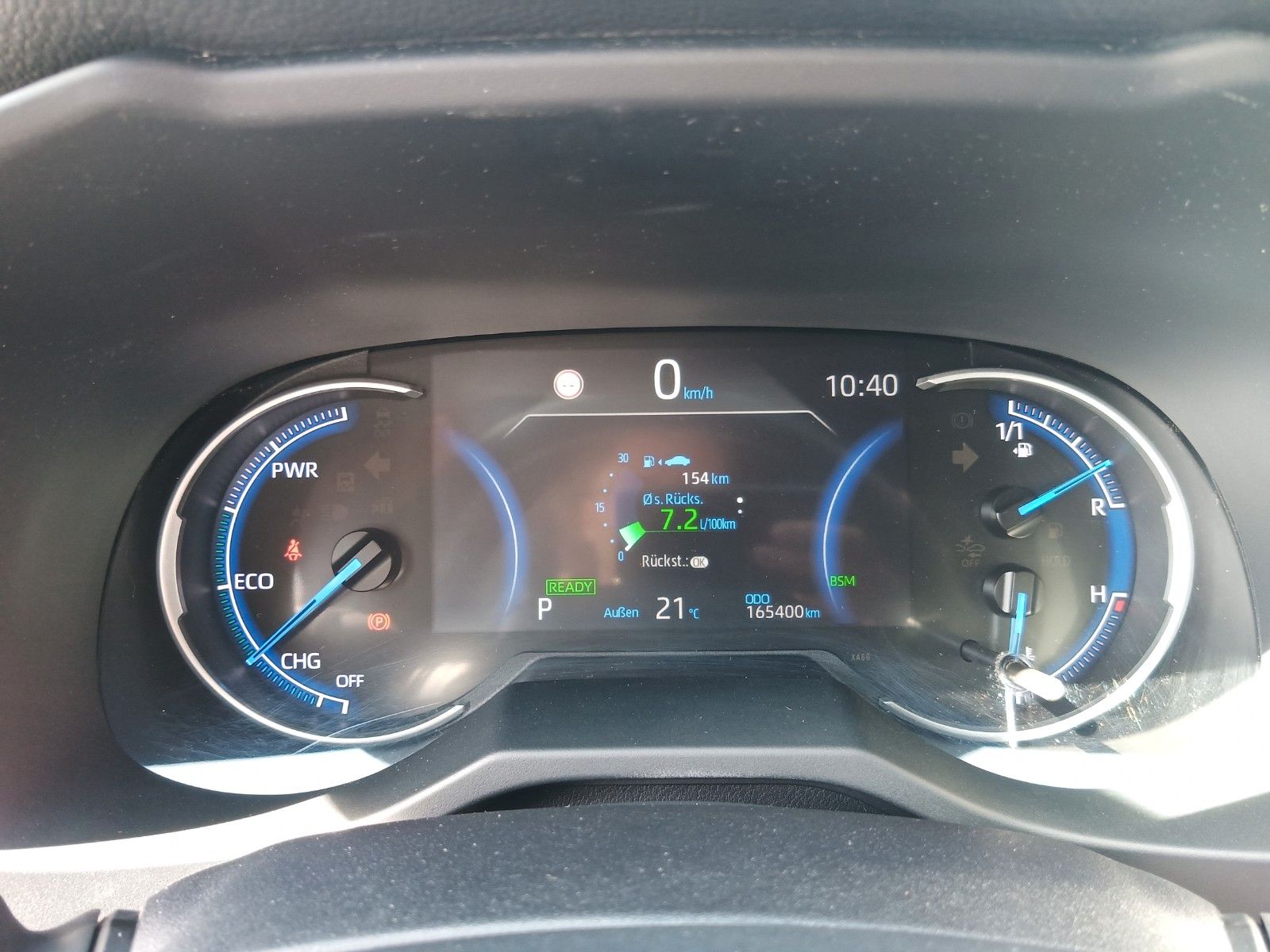 Toyota RAV4 image 10