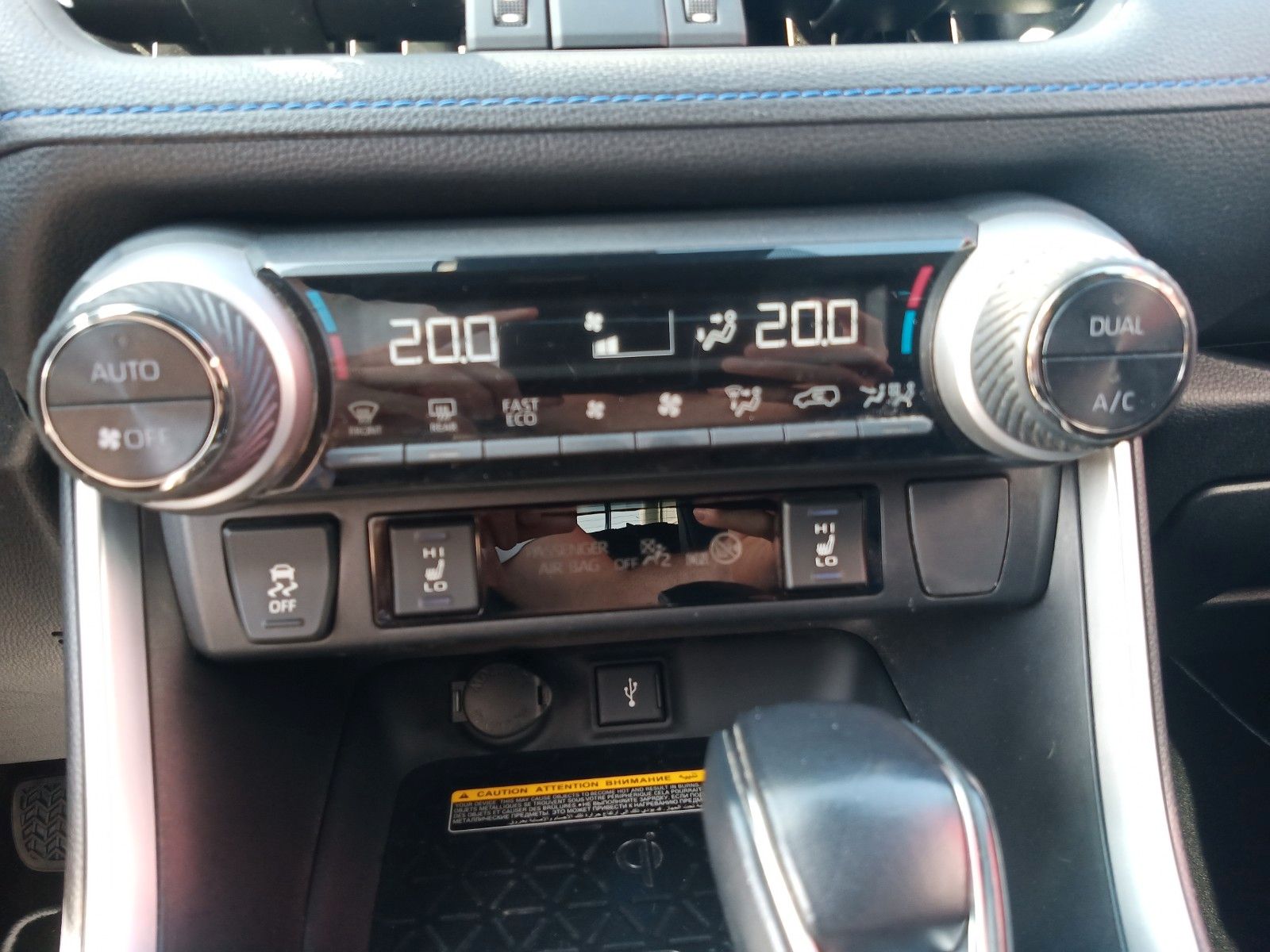 Toyota RAV4 image 12