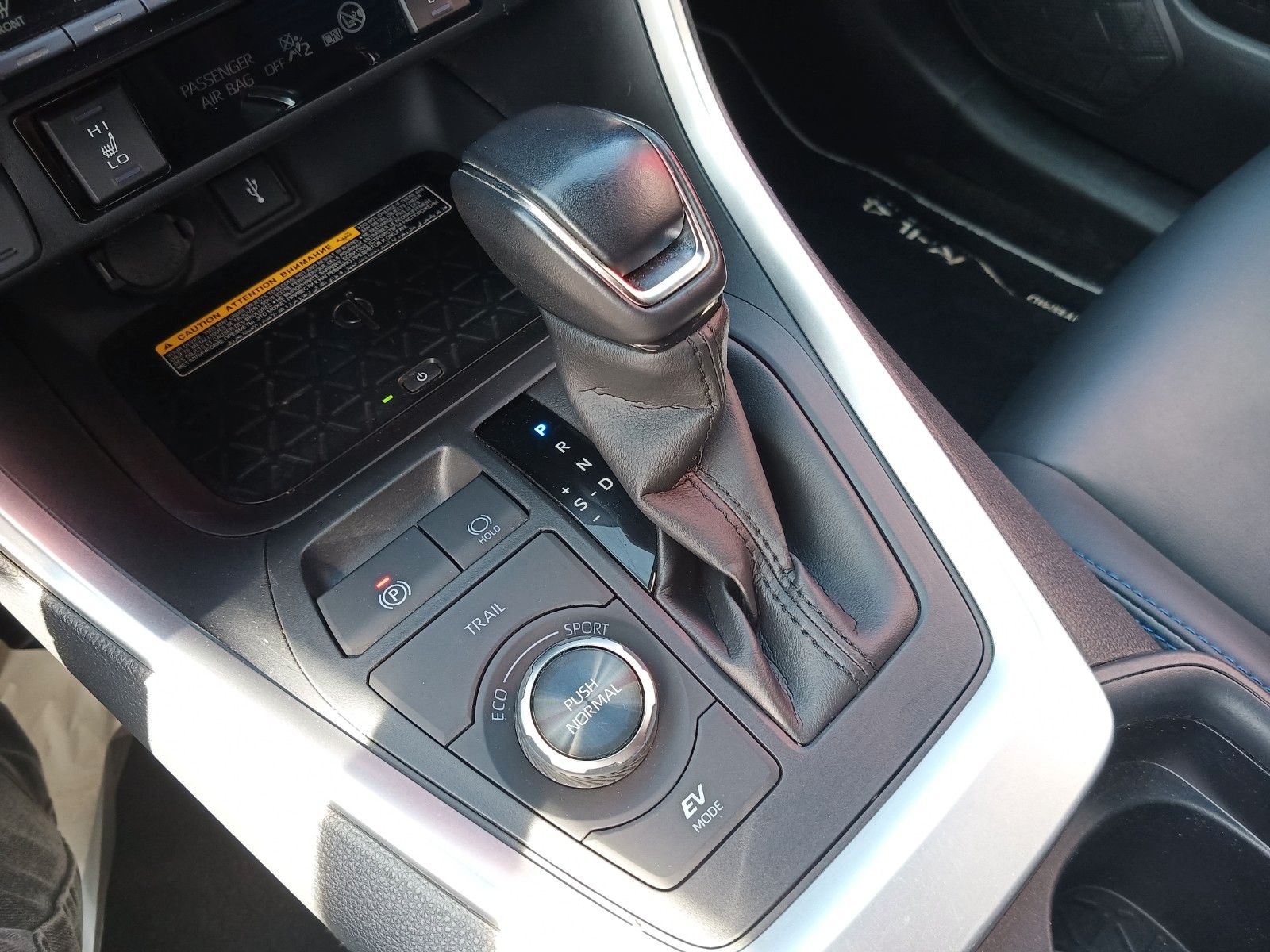 Toyota RAV4 image 13
