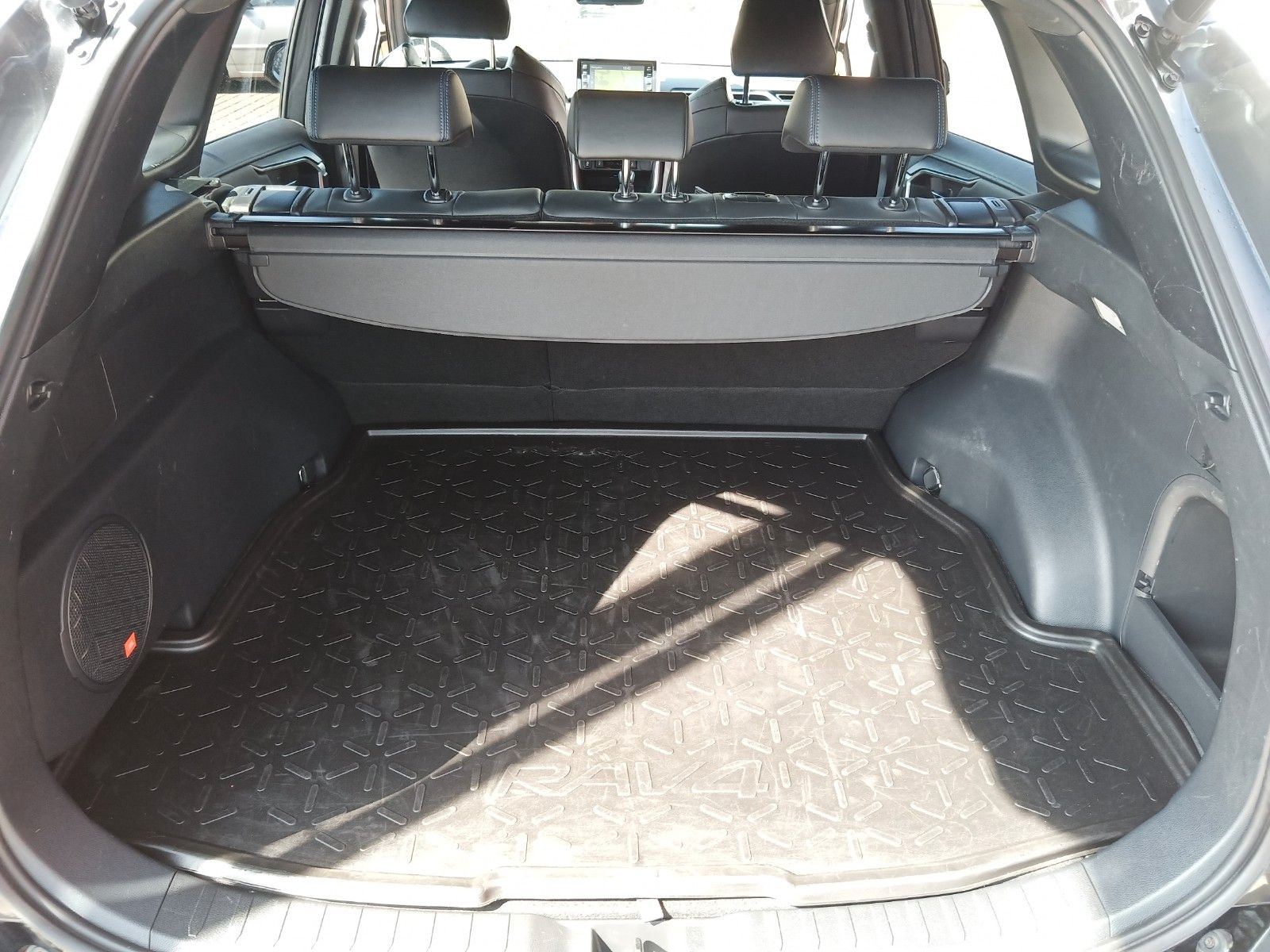Toyota RAV4 image 15
