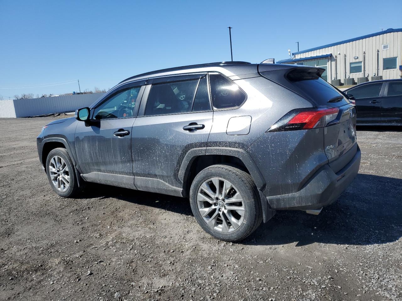 Toyota RAV4 image 2