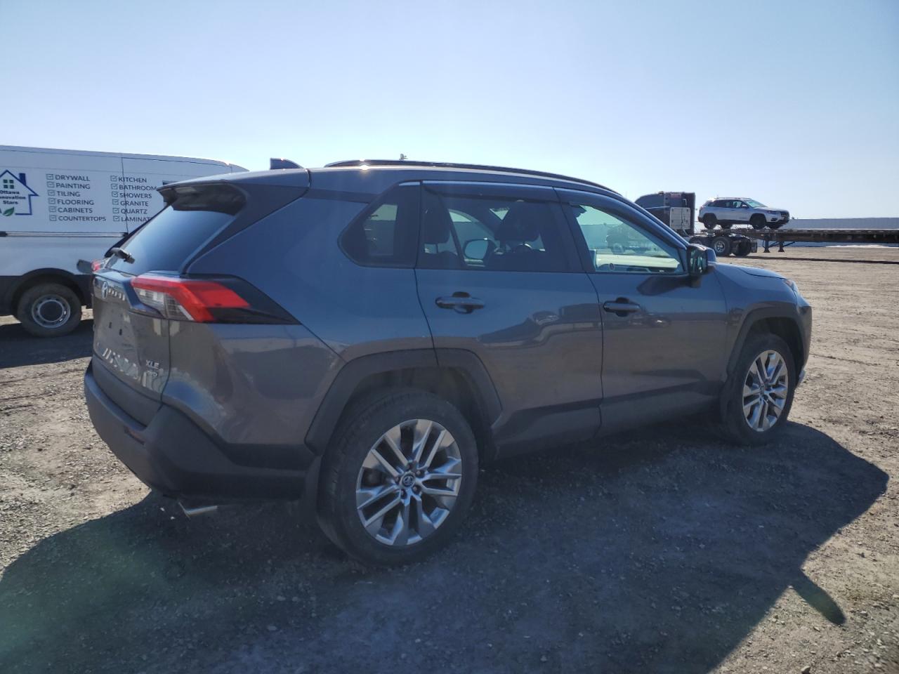 Toyota RAV4 image 3