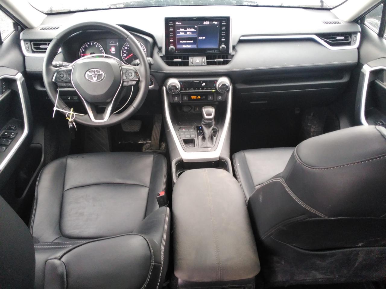Toyota RAV4 image 8