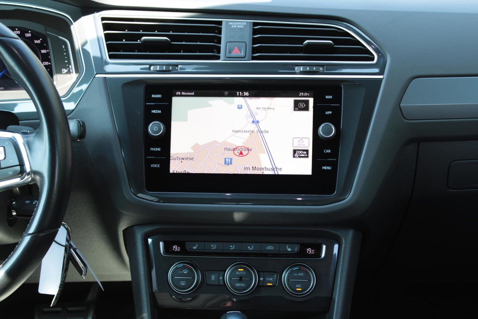 Volkswagen Tiguan image 6