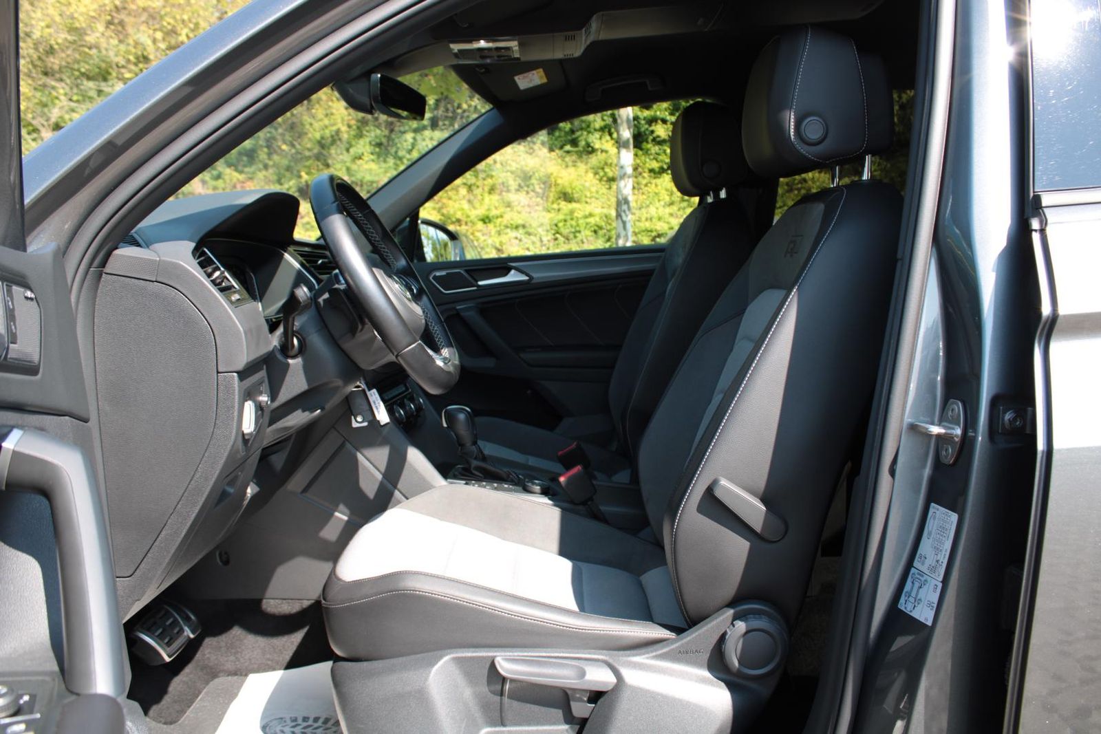 Volkswagen Tiguan image 8
