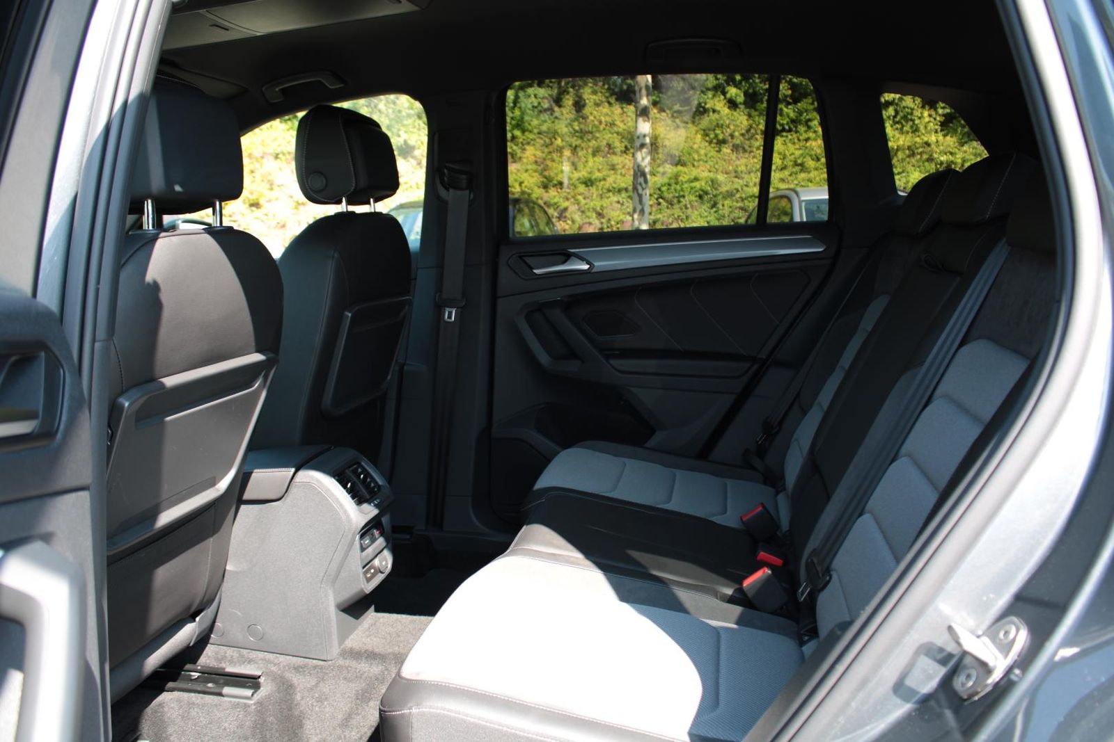Volkswagen Tiguan image 9