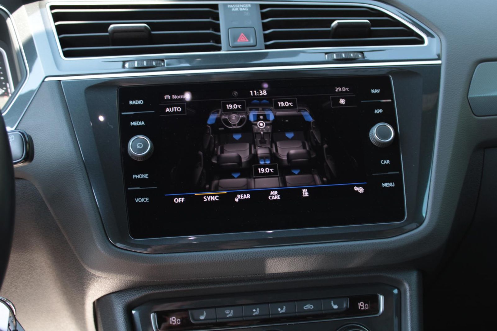 Volkswagen Tiguan image 11
