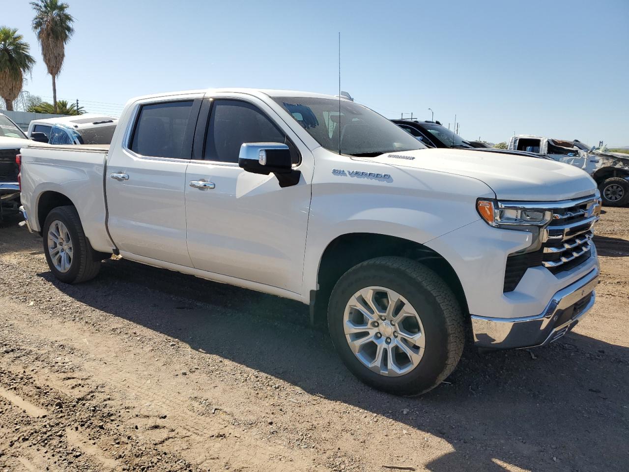 Chevrolet Silverado image 4