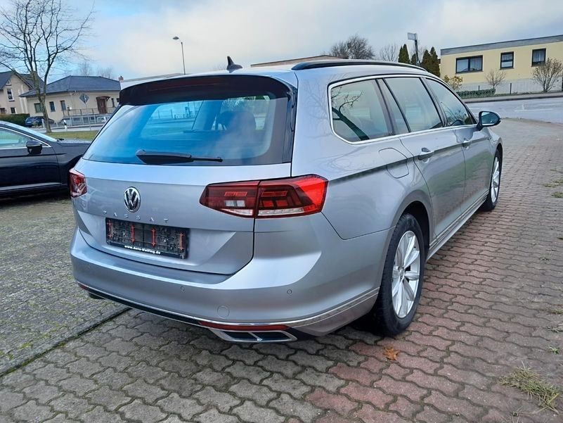 Volkswagen Passat image 5
