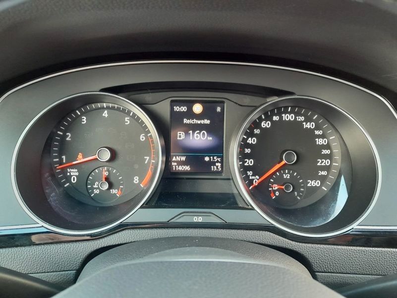 Volkswagen Passat image 18